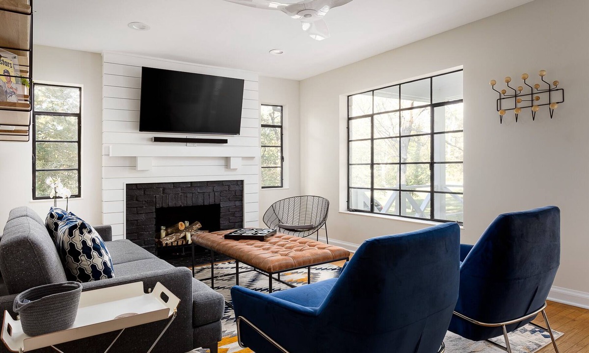 Buechel House | Charming house in one of Louisville's most coveted neighborhoods NO CLEANING FEE