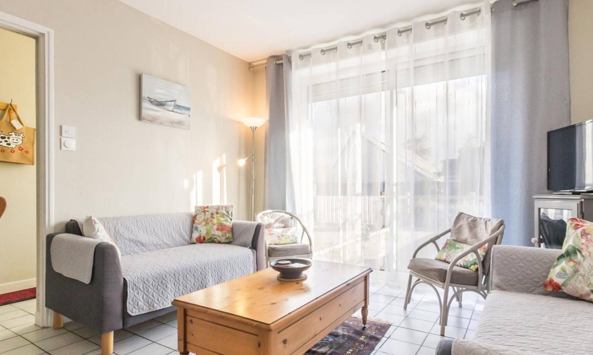 Portbail Cottage | Charming house in Portbail with internet, pets allowed