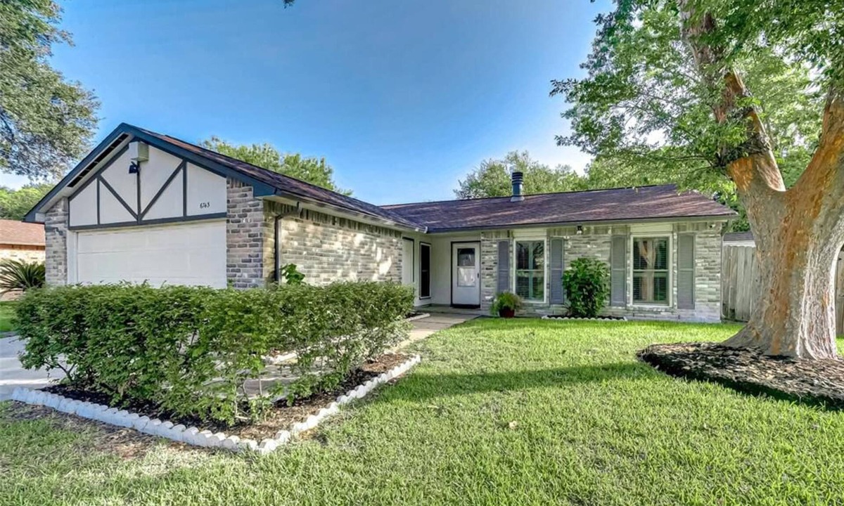 Richmond House | Charming house in Sugar Land area