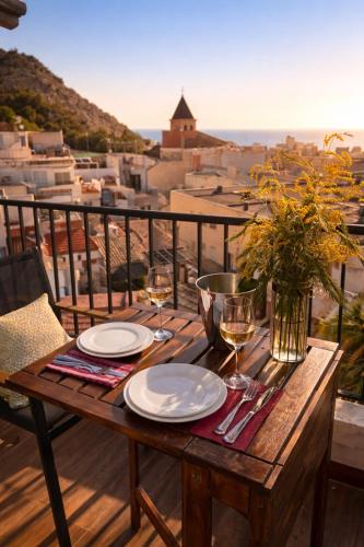 Barri Vell - Santa Creu Villa | Charming house in the historic old town