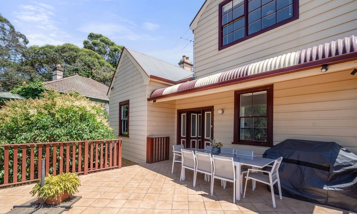 Woolwich House | Charming House in Woolwich