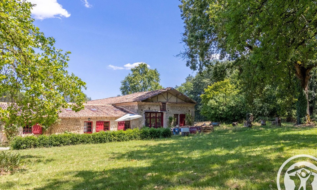 Montfort Cottage | Charming house near Montreuil Bellay with Wifi and Pets allowed