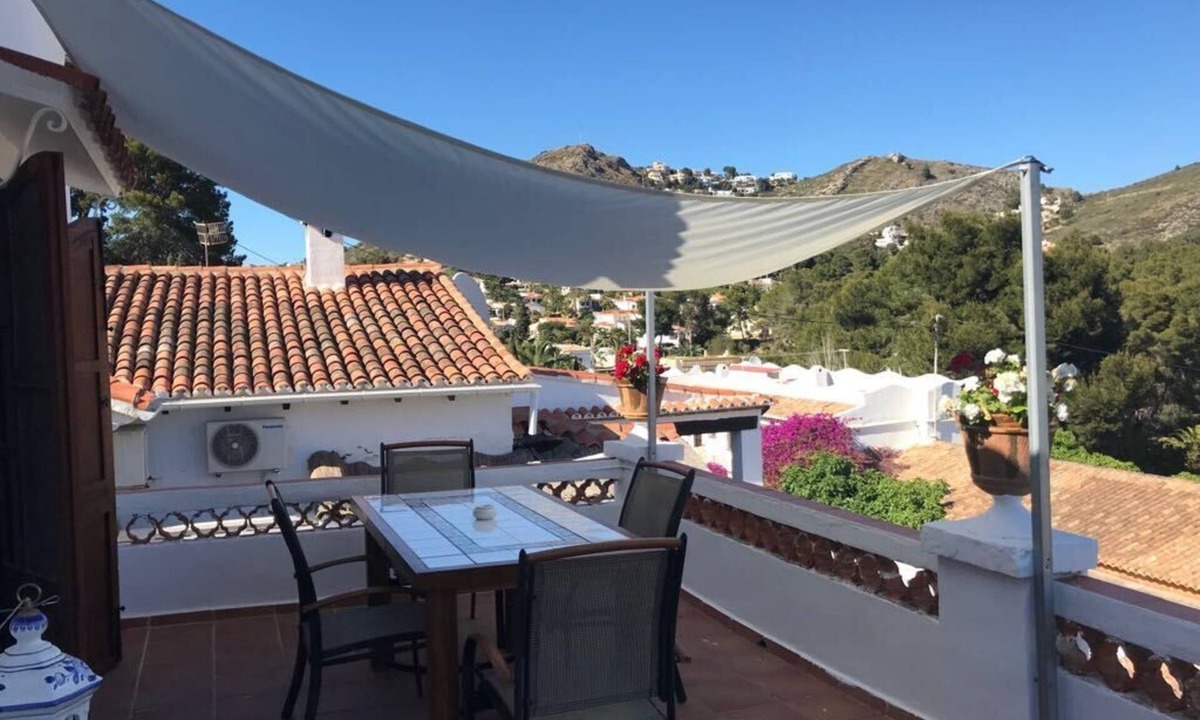 El Portet Ski Chalet | Charming house, newly renovated Portet beach