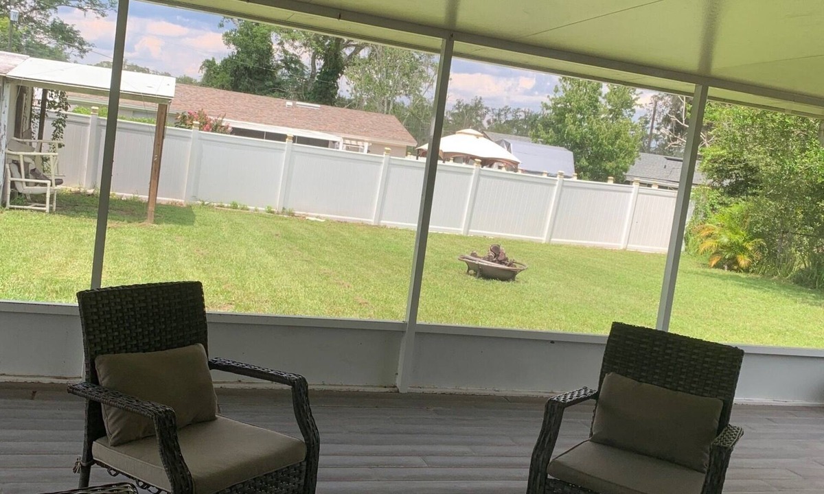 Lake Helen House | Charming house Our Happy Place Centrally located in Beautiful Lake Helen Florida