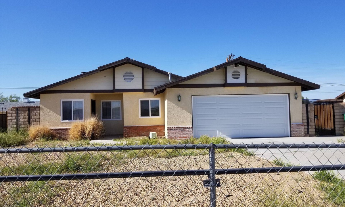 California City House | Charming House