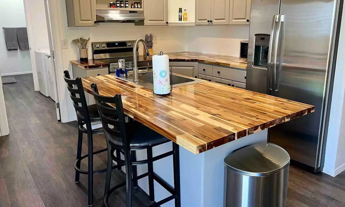 Stanfield House | Charming House with Backyard