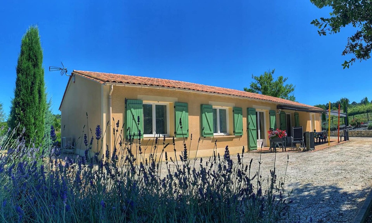 Neuvic Cottage | Charming house with enclosed garden and pet-friendly, Neuvic