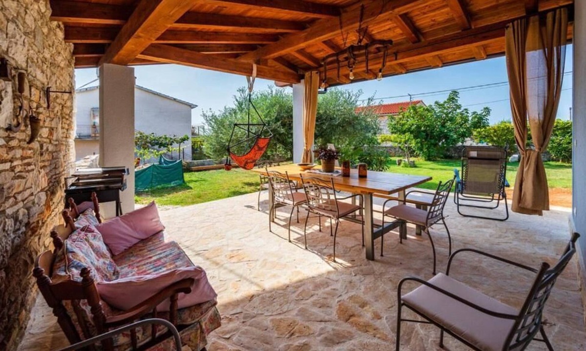 Galizana Apartment | Charming house with garden and BBQ in Galizana