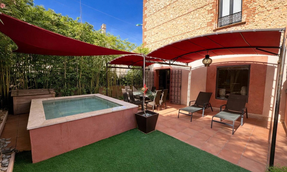 Saleilles House | Charming house with intimate garden & Roman plunge pool – sleeps 6