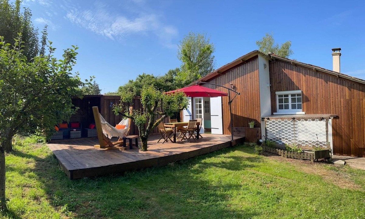 Thenezay Villa | Charming house with pond