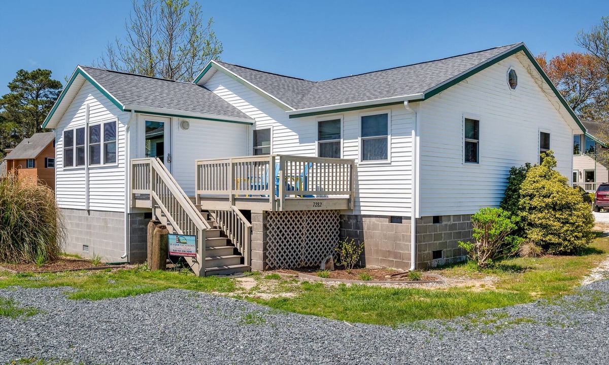 Chincoteague House | Charming island cottage by Seaside Vacations & Sales