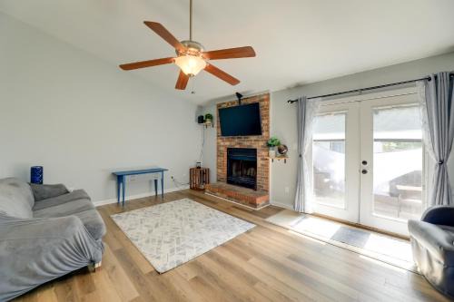 Piney Green House | Charming Jacksonville Abode w/Patio!