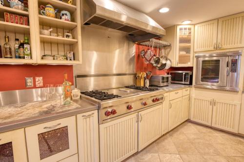 Ketchum House | Charming Ketchum Cottage with Gourmet Kitchen