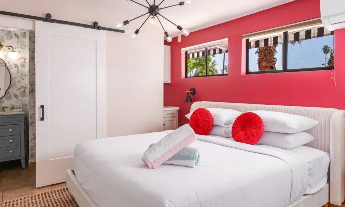 Warm Sands Apartment | Charming King Suite; Pool, Hot tub, Pets Welcome