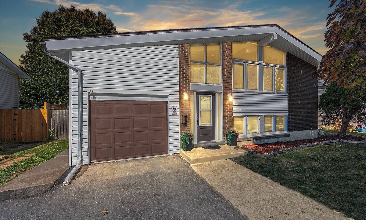 Kingston House | Charming Kingston Home w/Private Yard & Peaceful Vibes — Family Friendly!