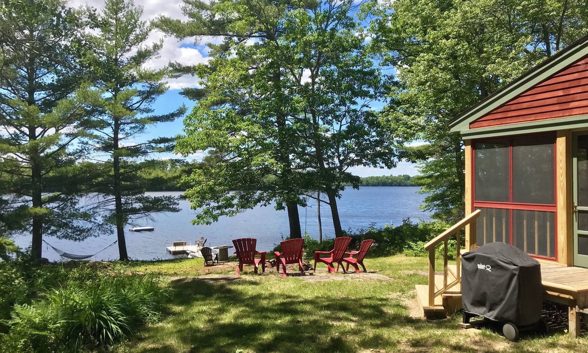 Belmont Cottage | Charming Lake Front Cottage