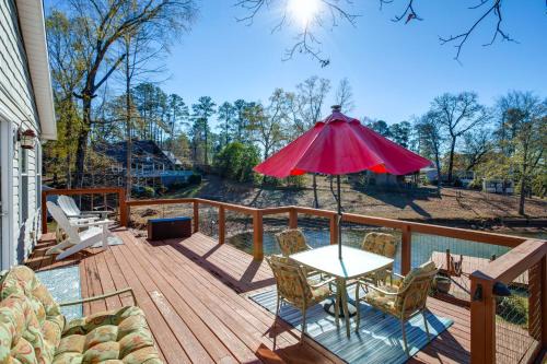 Gilbert House | Charming Lake Murray Cottage Breezys Blyss