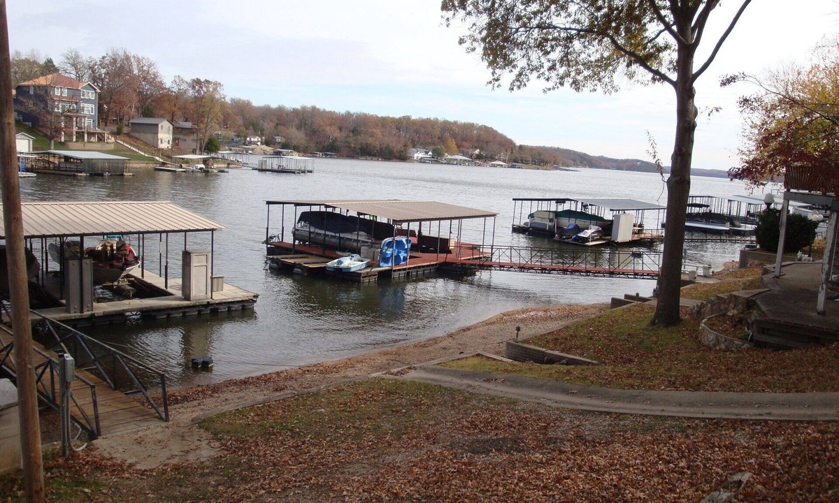 Sunrise Beach Cabin | Charming Lake View Cabin Retreat Near Captain Ron's Resort, Lake of the Ozarks