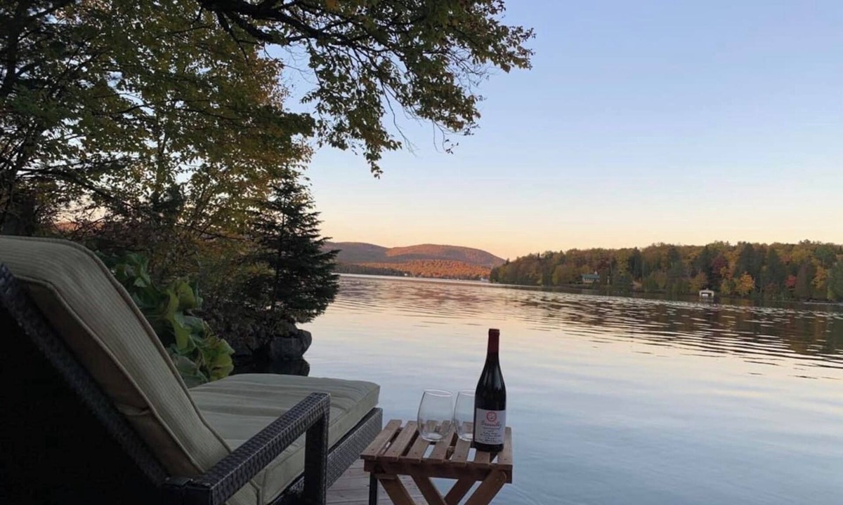 Saint-Raymond Ski Chalet | Charming lakefront cottage w/incredible view! WoW