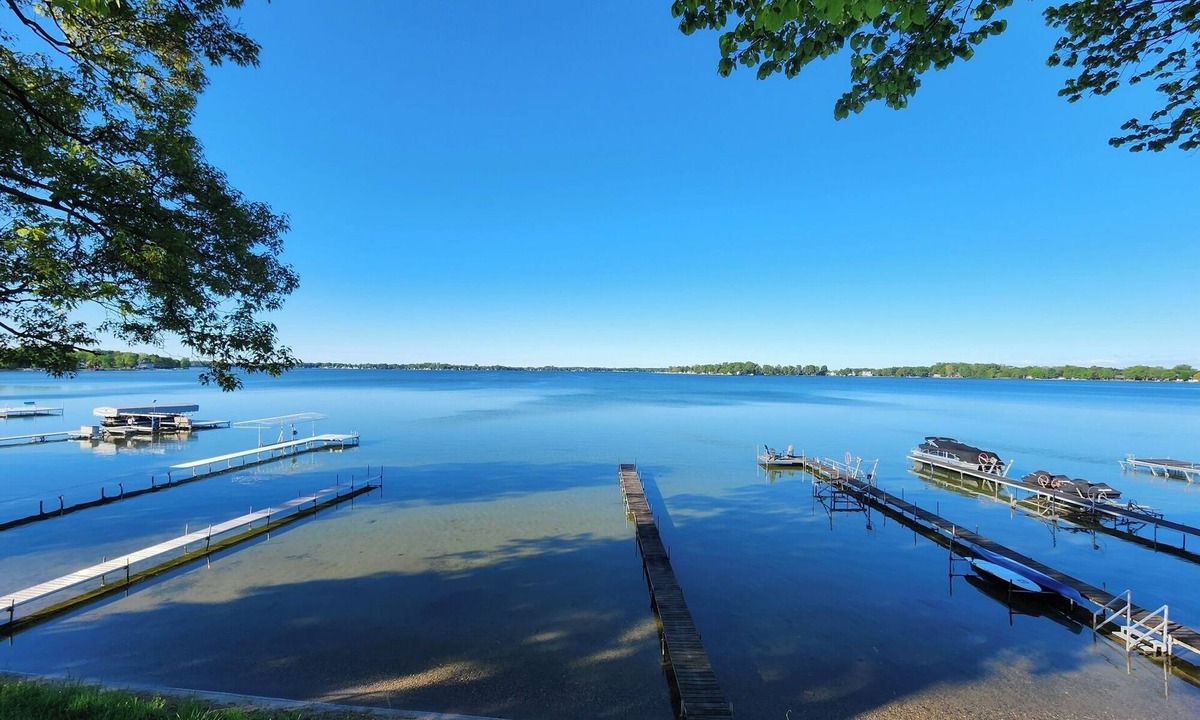 Coldwater Cottage | Charming Lakefront Cottage on Coldwater Lake