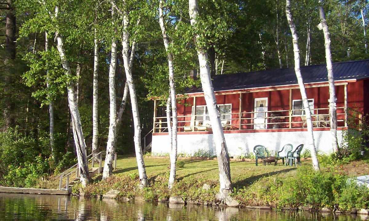 Lunenburg Cottage | Charming Lakefront Cottage