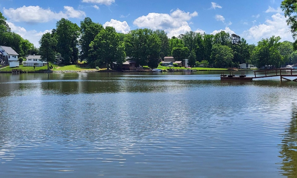 Southmont House | Charming Lakefront Retreat: Your Perfect Waterfront Getaway