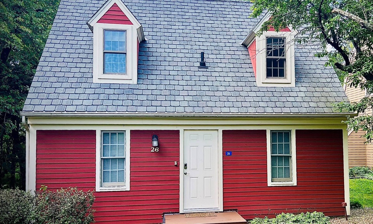 The Galena Territory Cottage | Charming Lakeside Cottage with resort amenities