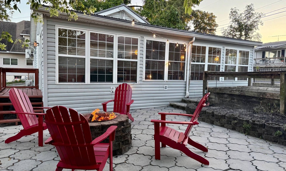 Lakeview House | Charming Lakeview Cottage w/Water View - Pet Friendly