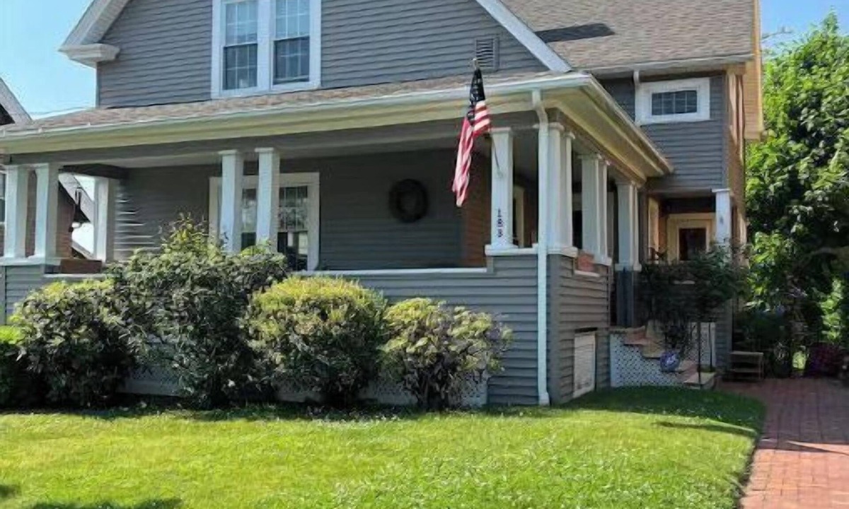 Worcester House | CHARMING LARGE 3 Bedroom Entire Home