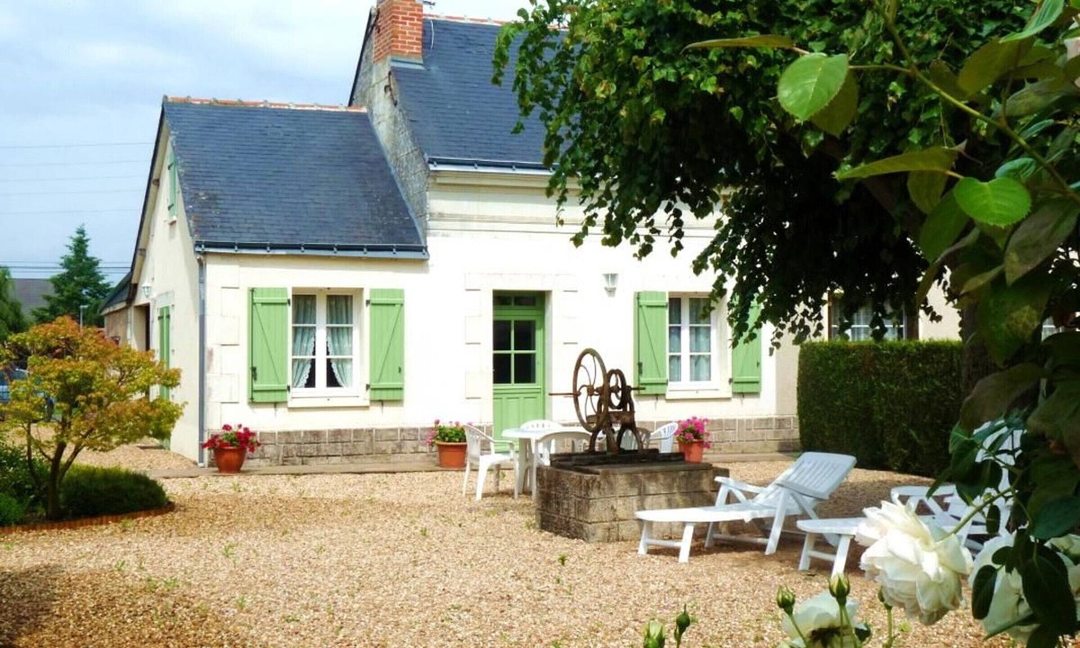 Saint-Martin-de-la-Place Cottage | Charming Loire Riverside Cottage with Spacious Garden, Near Saumur Attractions