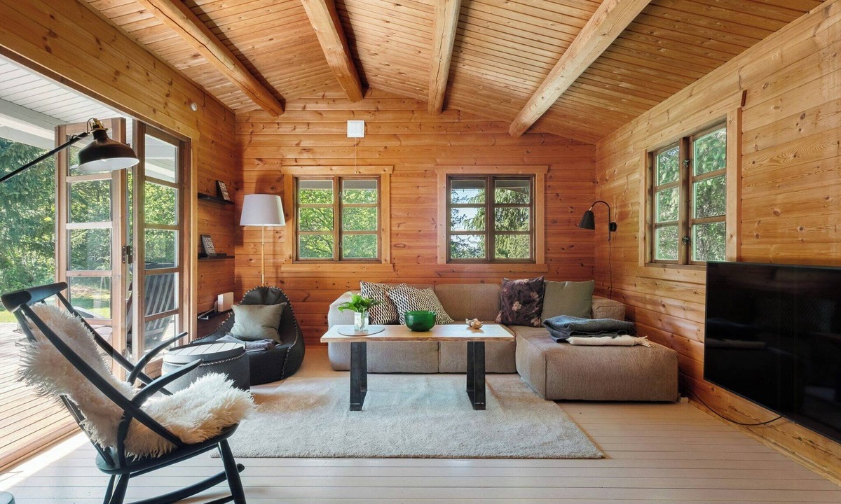 Svenstrup House | Charming log cabin by a beautiful Lake