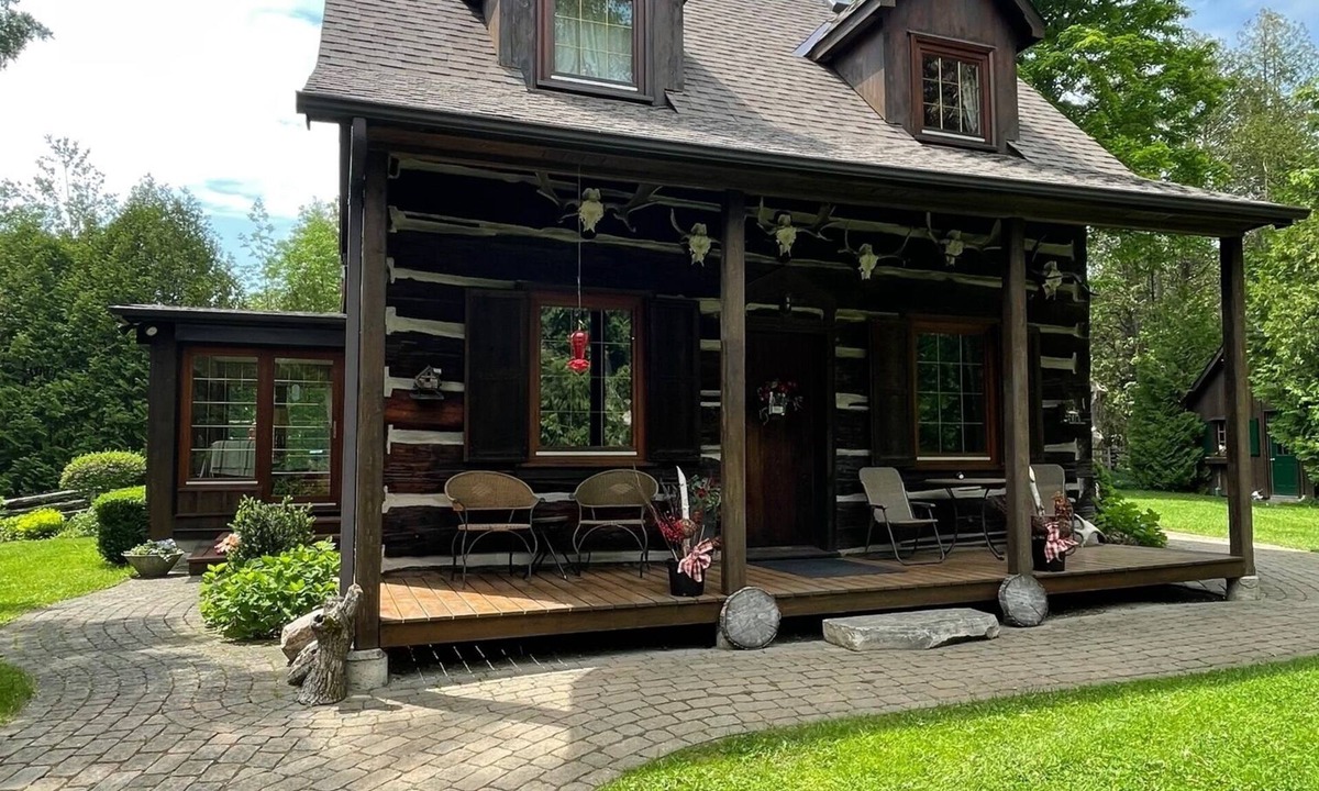 Caledon House | Charming Log Home - 25 private acres in Caledon