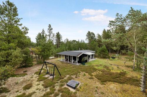 Helberskov Strand House | Charming & Lovely Forest House