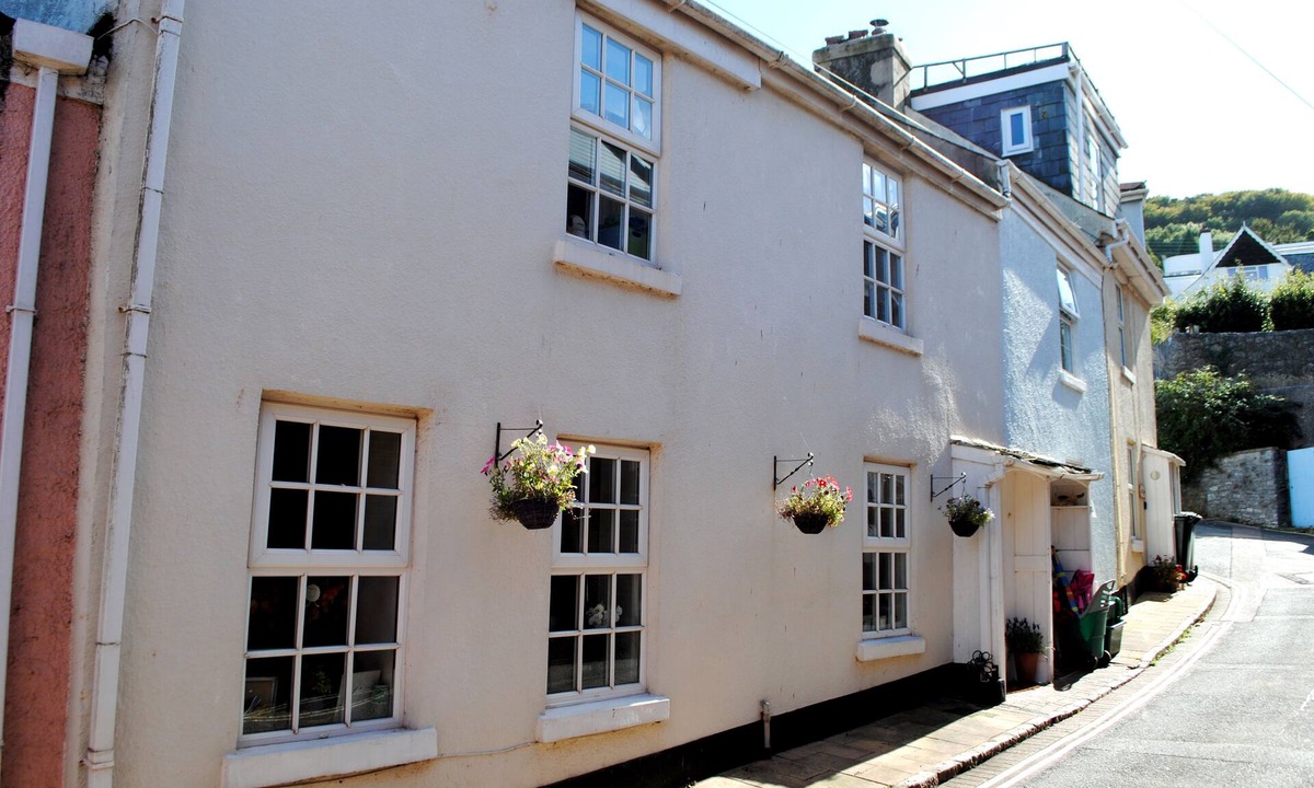 Shaldon Cottage | Charming Lovingly Restored Beachside Cottage