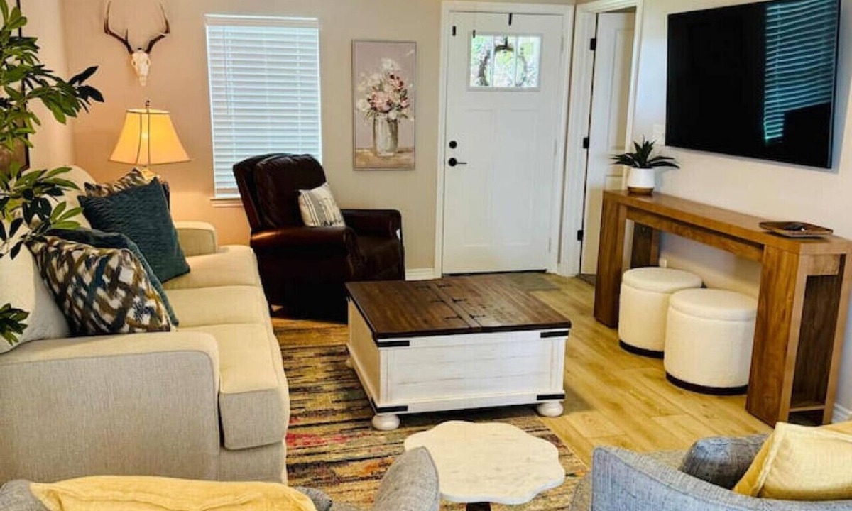 Nederland House | Charming & Luxe Cottage 3 BR 2 BA