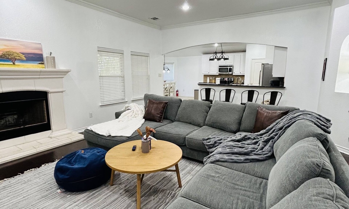 Burleson House | Charming Luxury Convenience Spacious Home Burleson