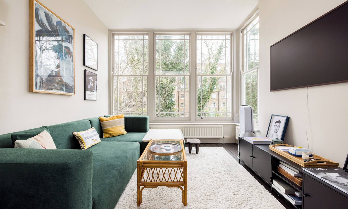 Westbourne Apartment | Charming Maisonette with Workspace in Notting Hill
