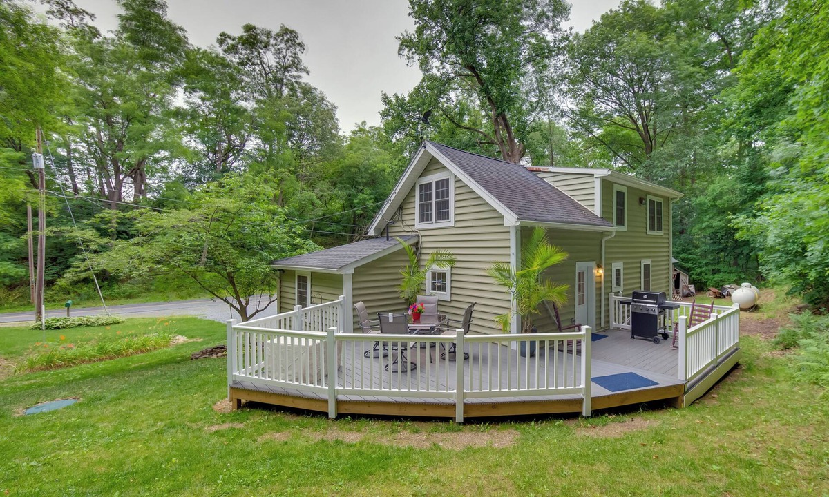 Manheim Cottage | Charming Manheim Cottage w/On-Site Animal Viewing