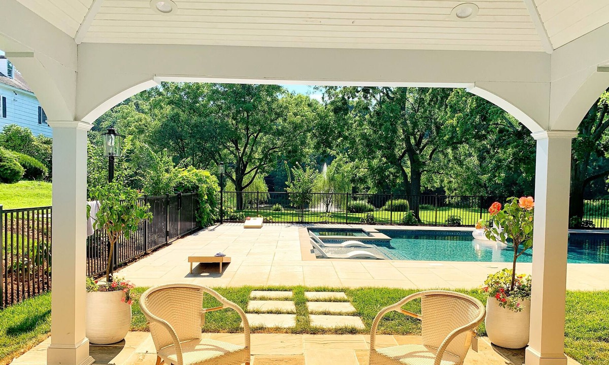 Glen Head Other | Charming Manor - Resort Backyard - POOL & JACUZZI