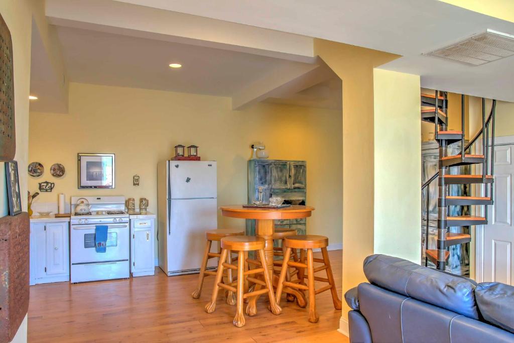 Marshallberg Apartment | Charming Marshallberg Apt with Water Views and Dock!