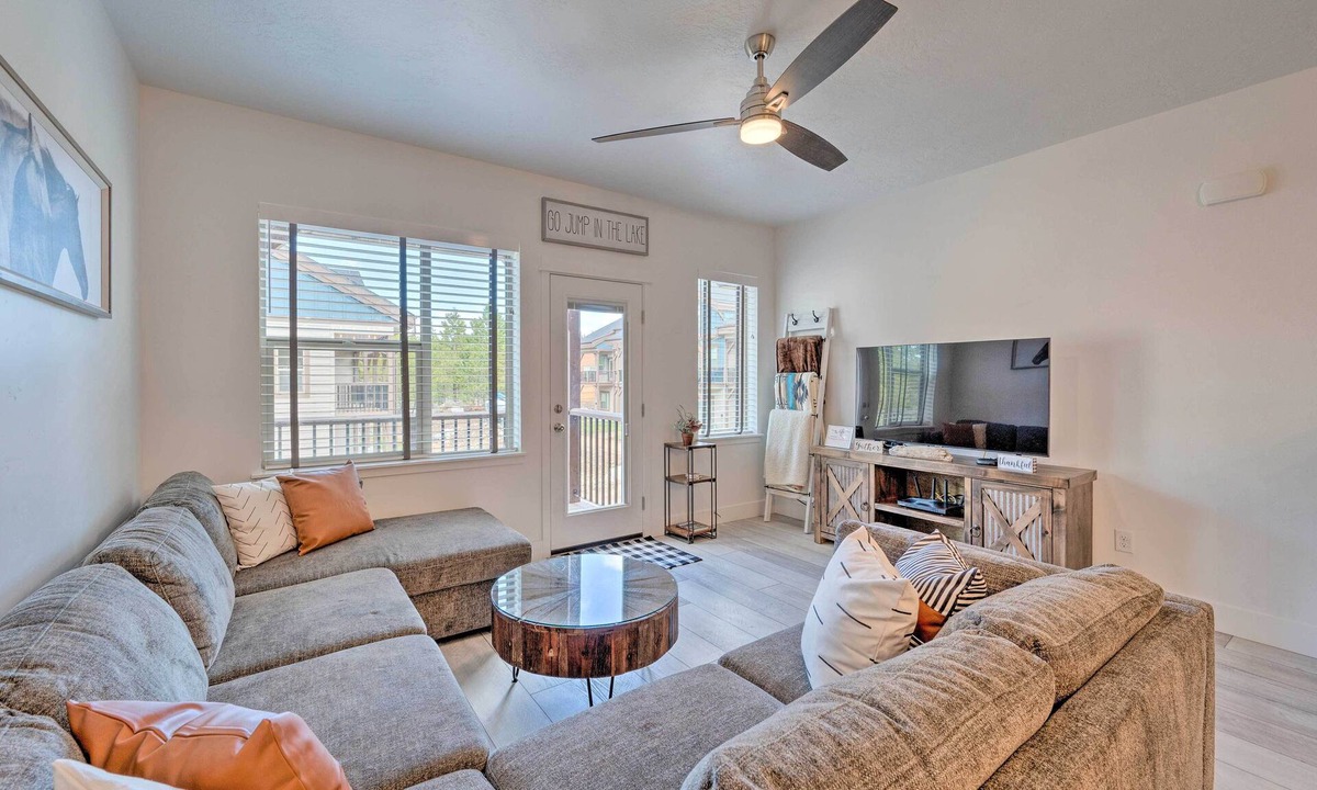 McCall House | Charming McCall Townhome: Hike, Fish, & Ski!