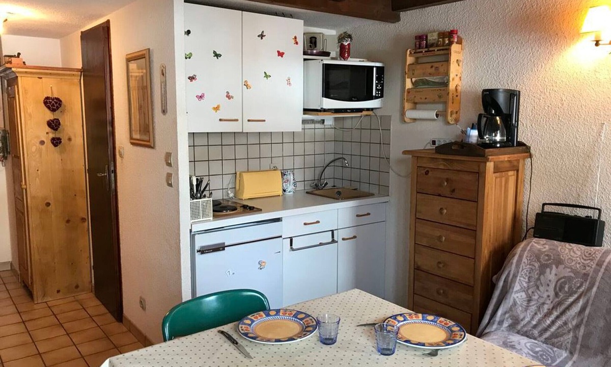 Demi-Quartier Apartment | Charming mezzanine studio for 4 in rural setting, parking