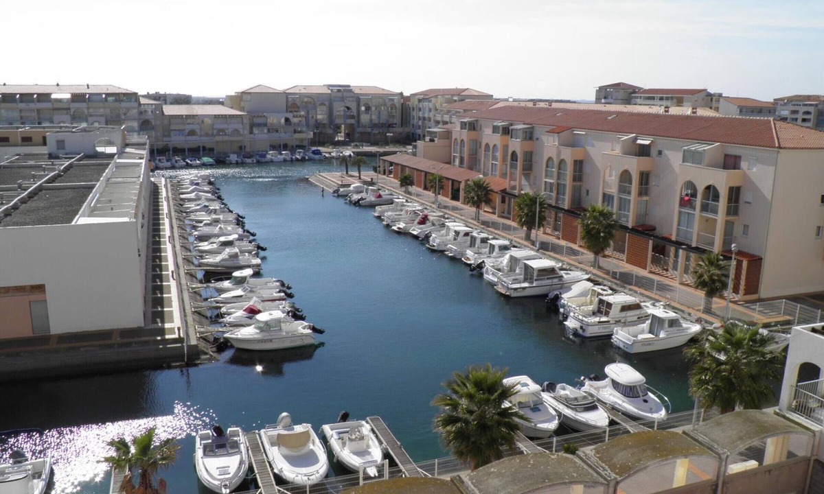 Sete Apartment | Charming mezzanine apartment, terrace, parking and air conditioning in Sète