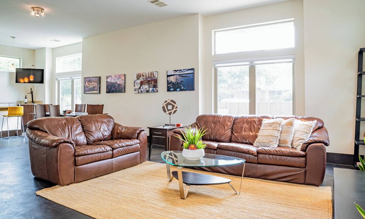 Swede Hill House | Charming Modern Home - Close to everything DT, UT!