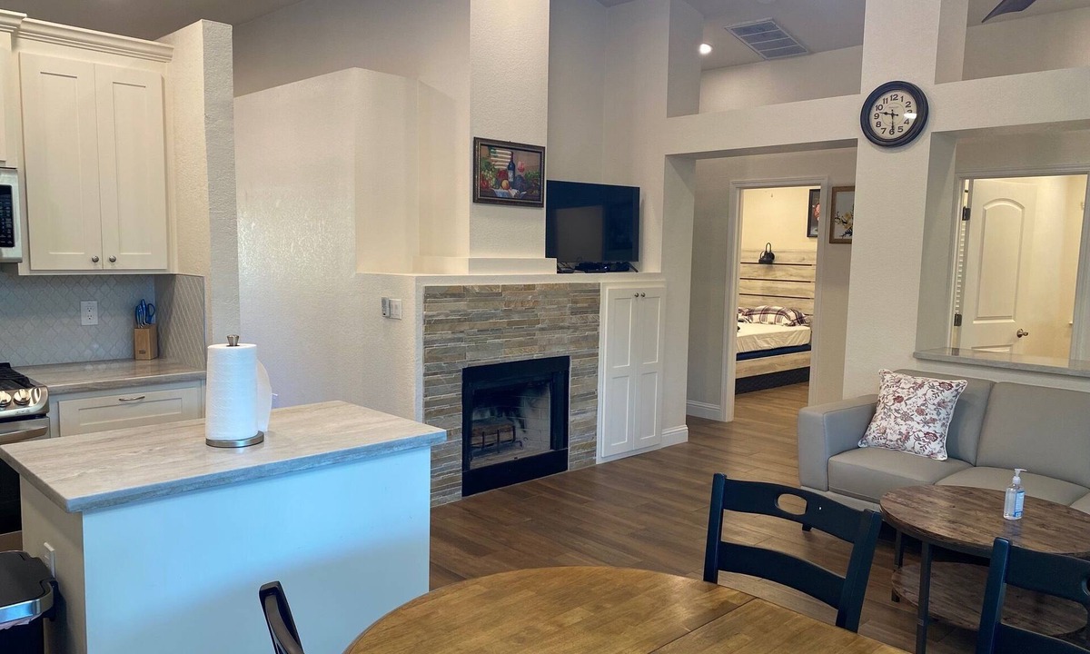 Roseville House | CHARMING MODERN REMODELED Great House