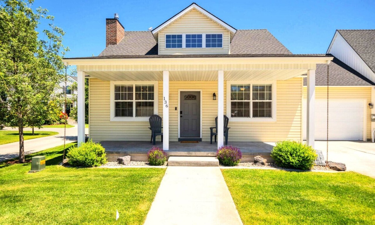 Rexburg House | Charming Modern Retreat in Rexburg