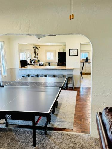 Buena House | Charming Modernized Farmhouse