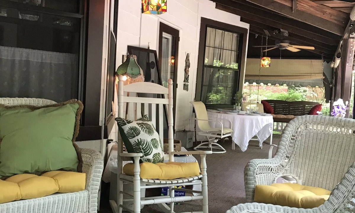 Mount Gretna Heights House | Charming Mt Gretna cottage tucked in a quiet art community filled with music theater and quiet evening dinners on the porch