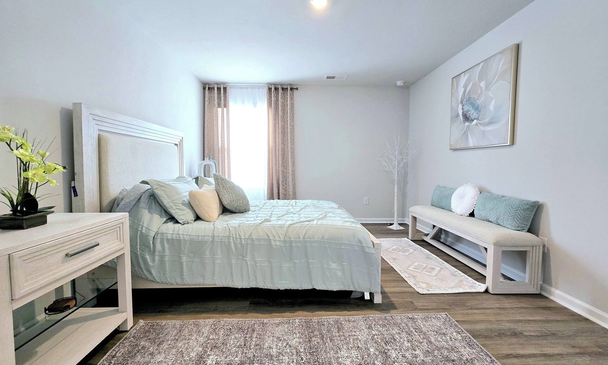 Southport House | Charming new 3-bedroom house in Southport with lake view