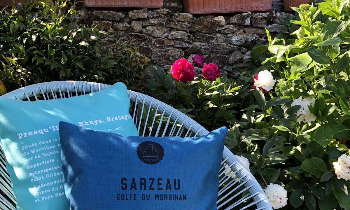 Sarzeau House | Charming new house on one level